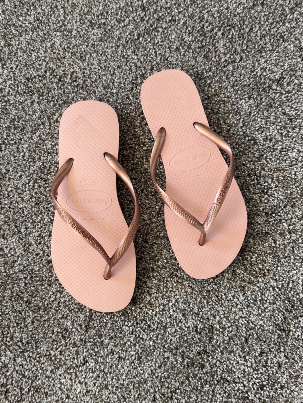 Havaianas Slim Sandals in Blush Pink with Metallic Bronze Straps